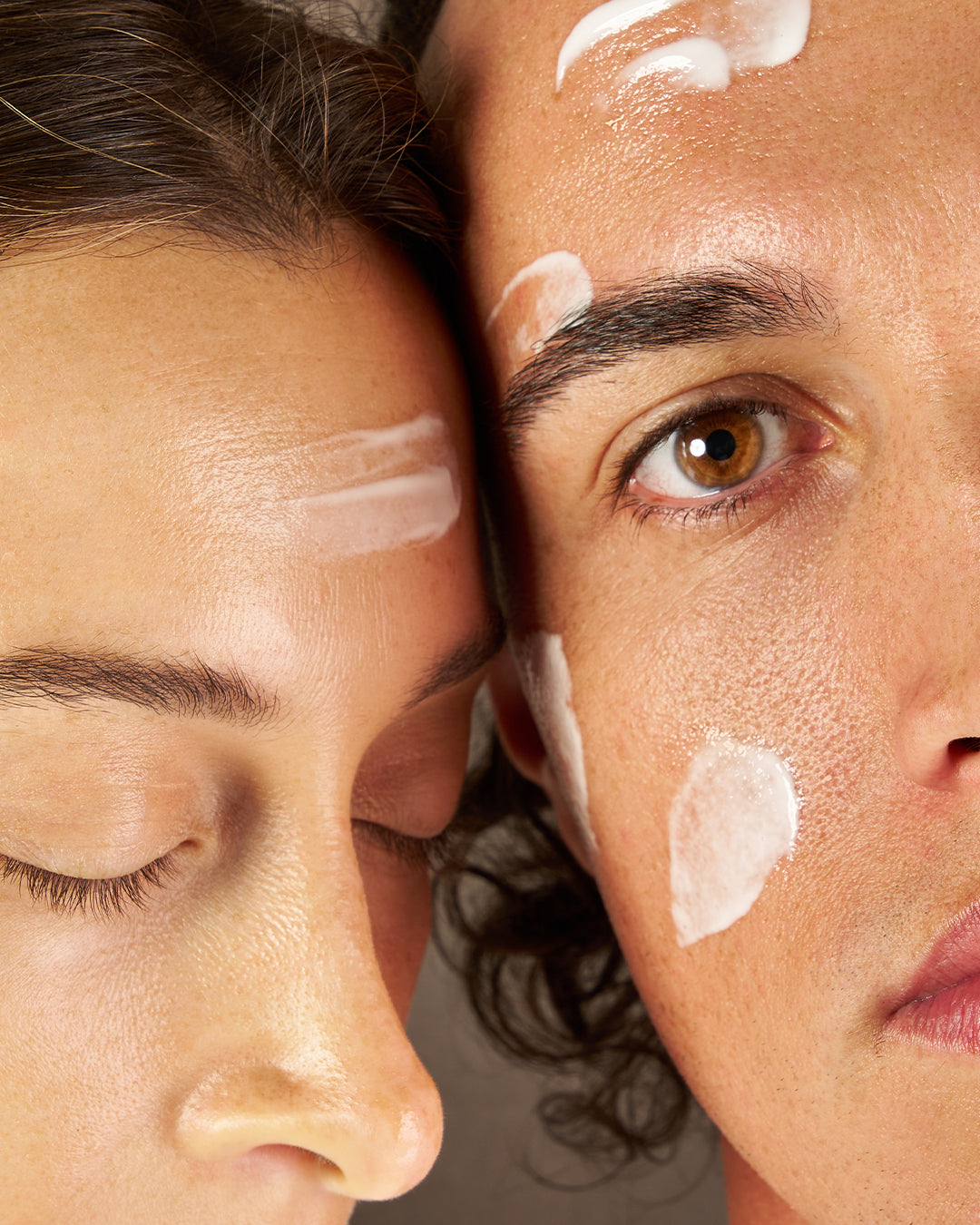 Volti con texture della crema viso baes